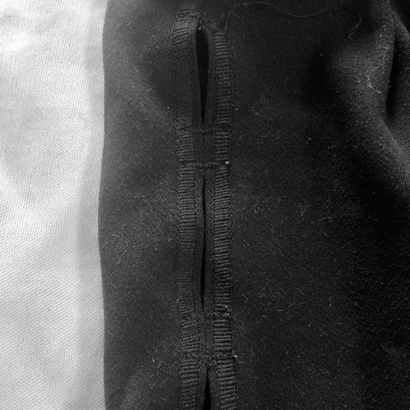 Fabletics Olive Capri II in black - Picture 4 of 4